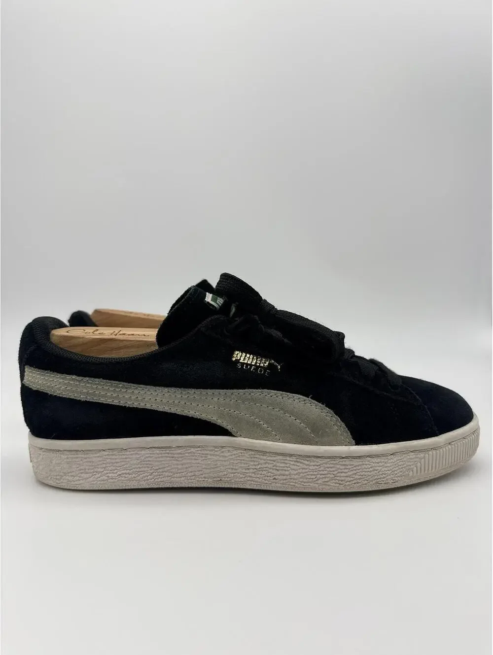 Puma‎ Suede Classic Women's Sneaker Black White Formstrip Size 7